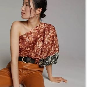 One shoulder top
